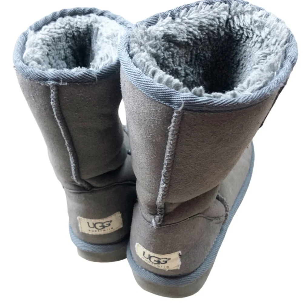 UGG Australia Women's Gray Suede Sheepskin‎ Lined Boots Size 6